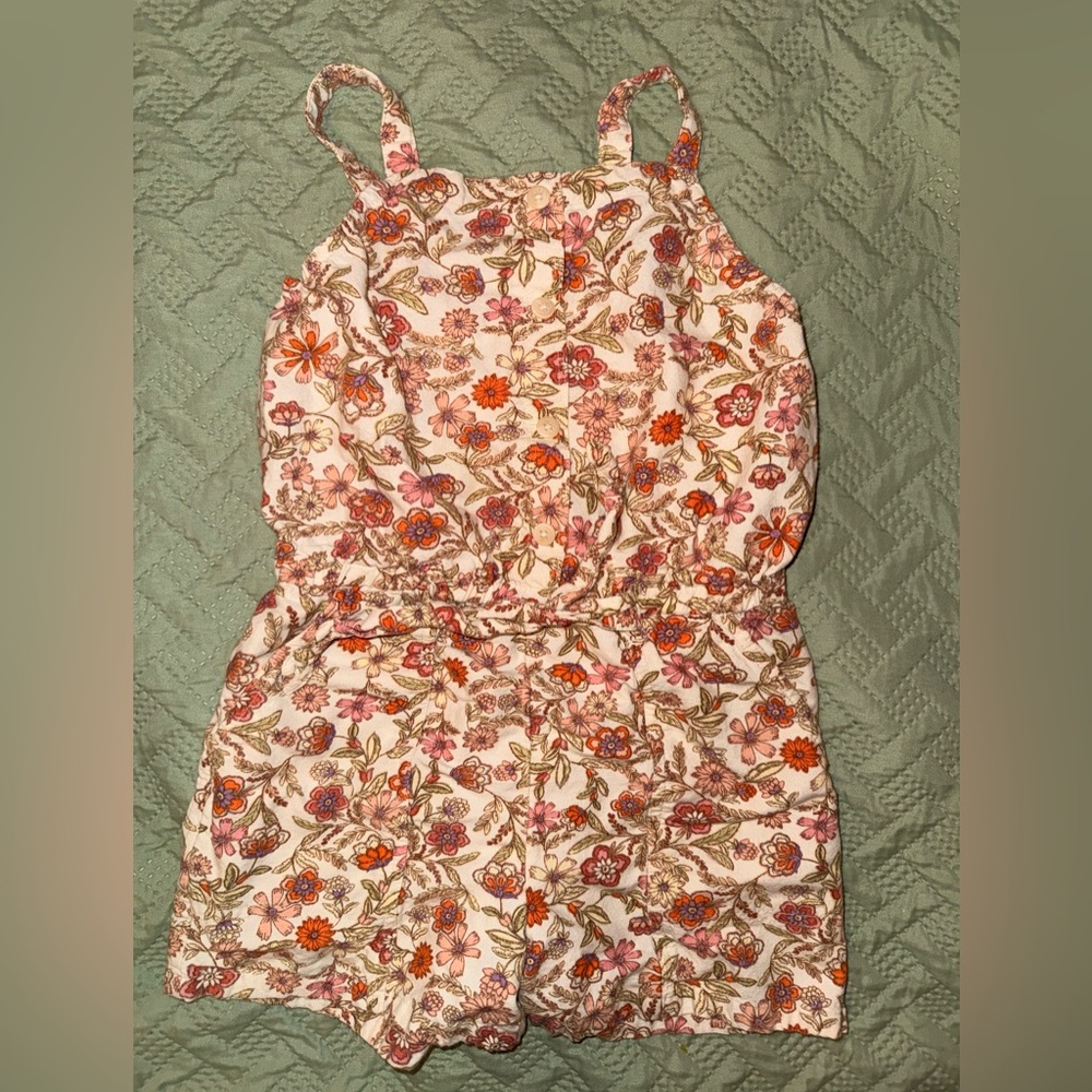 Old Navy Floral Strappy floral Romper size M (8)